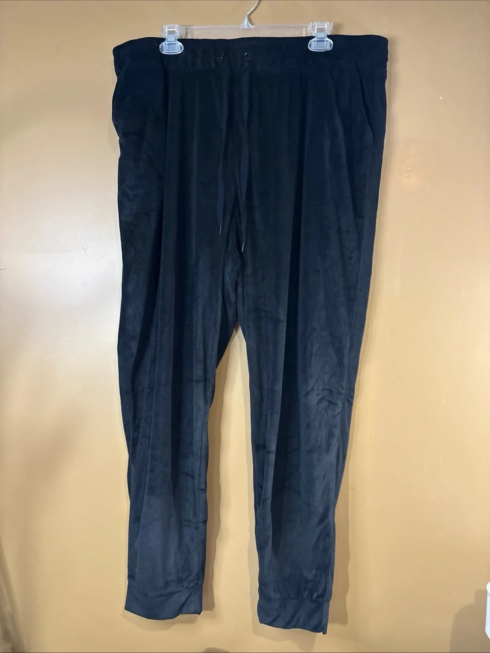 HC925. Women’s Cuddl Duds Cozy Black Velour Lounge Pants, Size - 1X Drawstring
